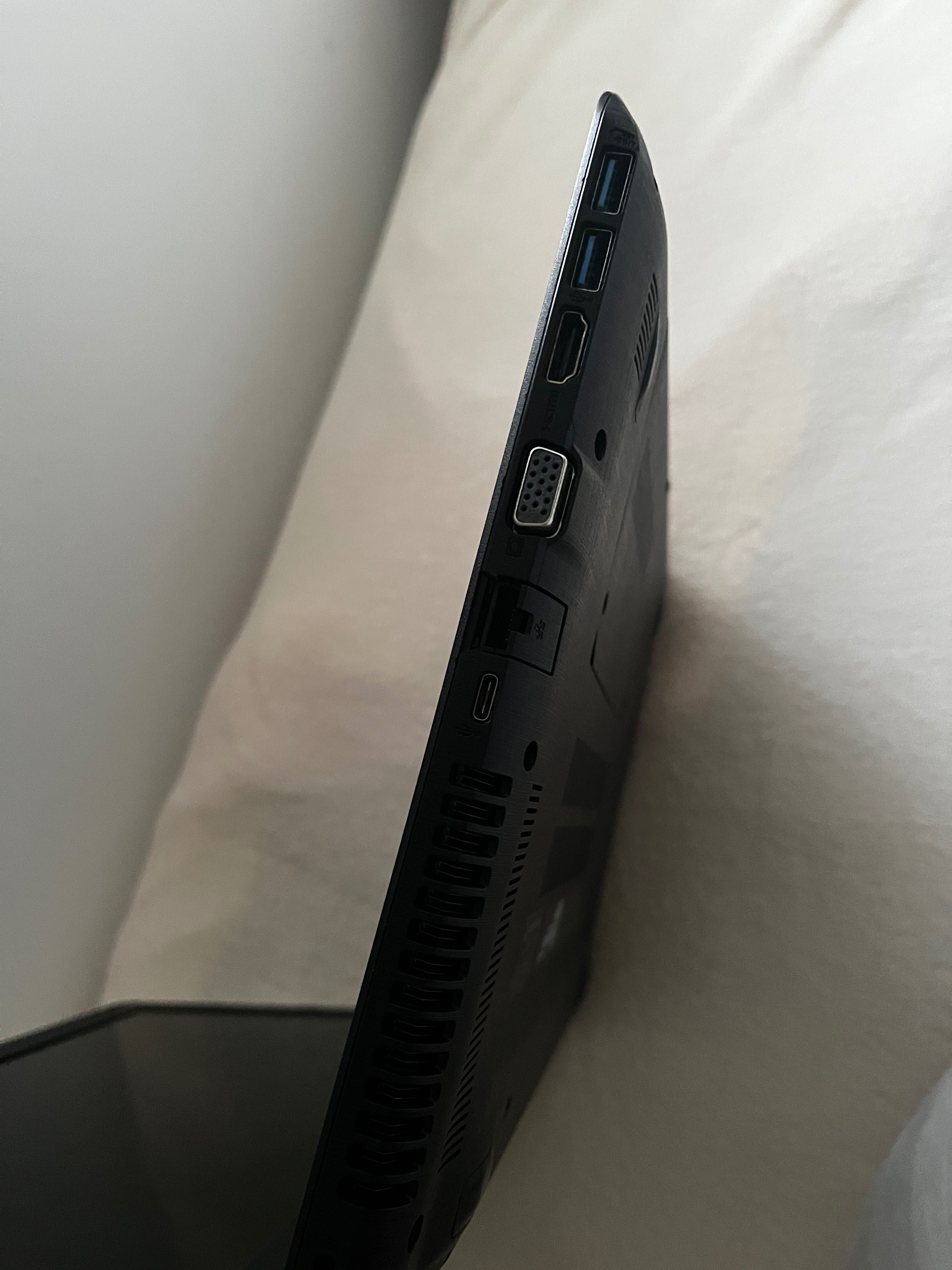 Laptop Acer Aspire F15 F5-573G-574E