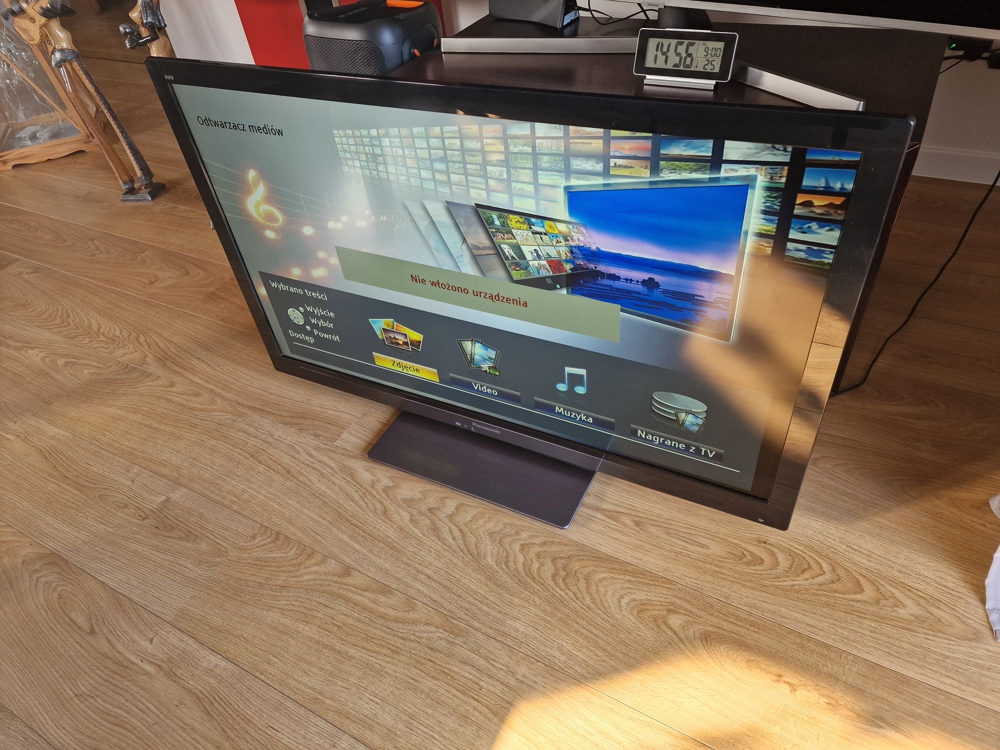 Telewizor Panasonic 42" LED FullHD  Model Viera TX-L42E30