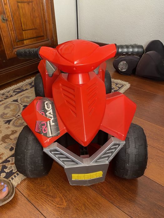 Mota 4x4 eletrica de brincar