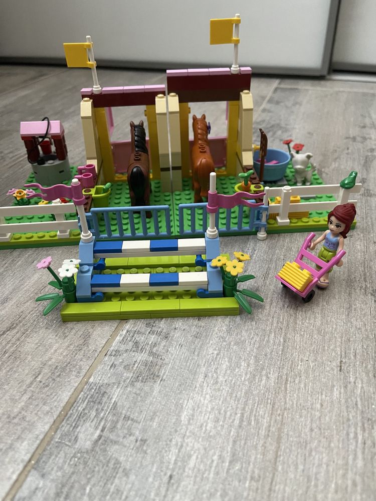 Lego friends конюшня