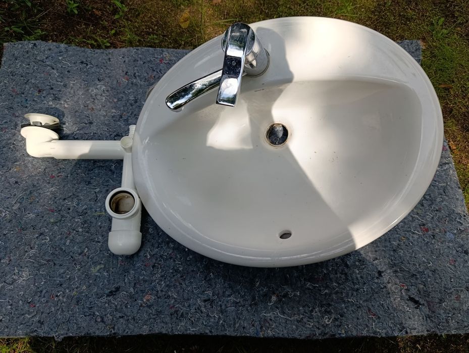 Umywalka z kranem z syfonem z demontażu