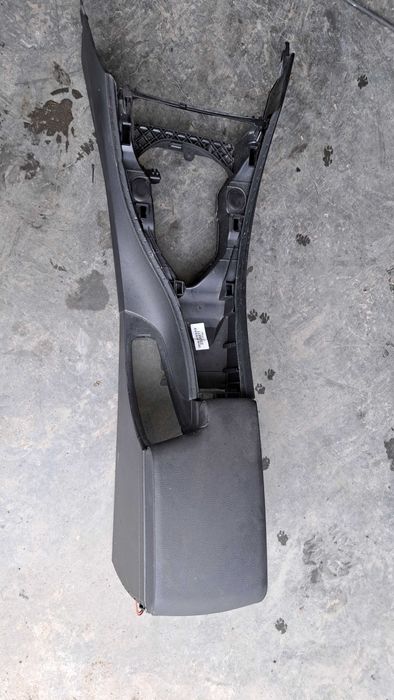 Tunel środkowy, podłokietnik BMW e90 czarny