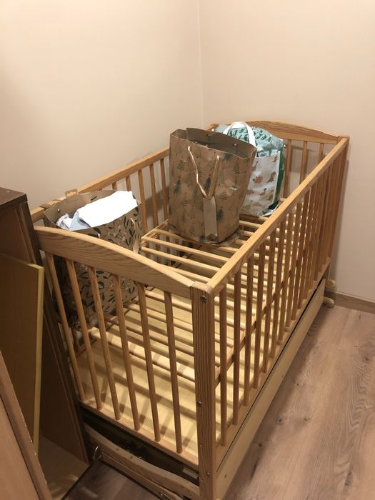 Ліжечко дитяче з маятником