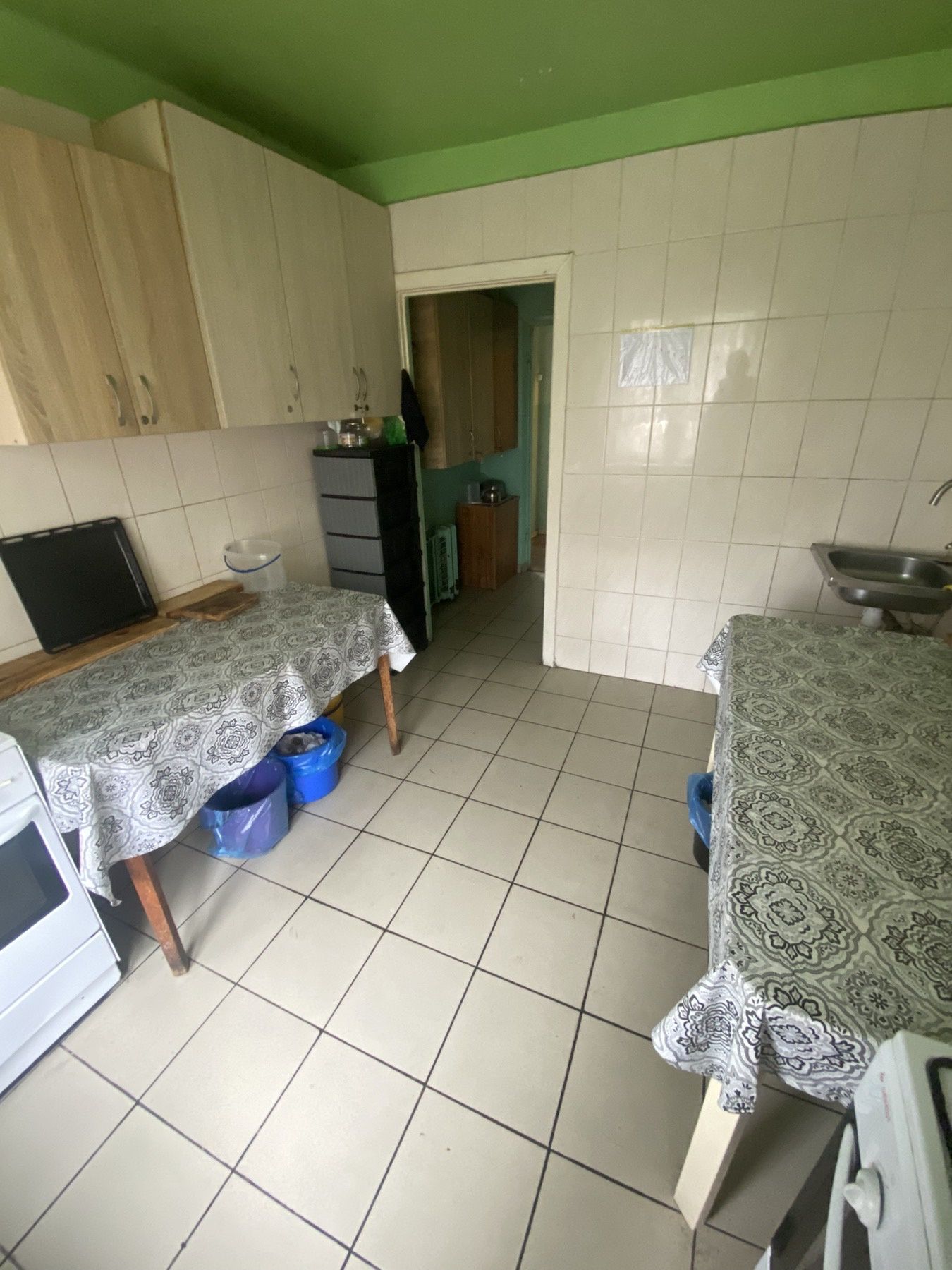 Продам кімнату з меблями та технікою по вул.Кубанської України 53а