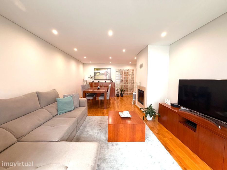 Apartamento com 3 quartos e varandas em Ferreiros, Braga