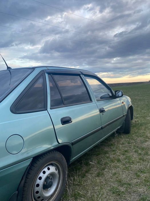 Авто Daewoo Nexia