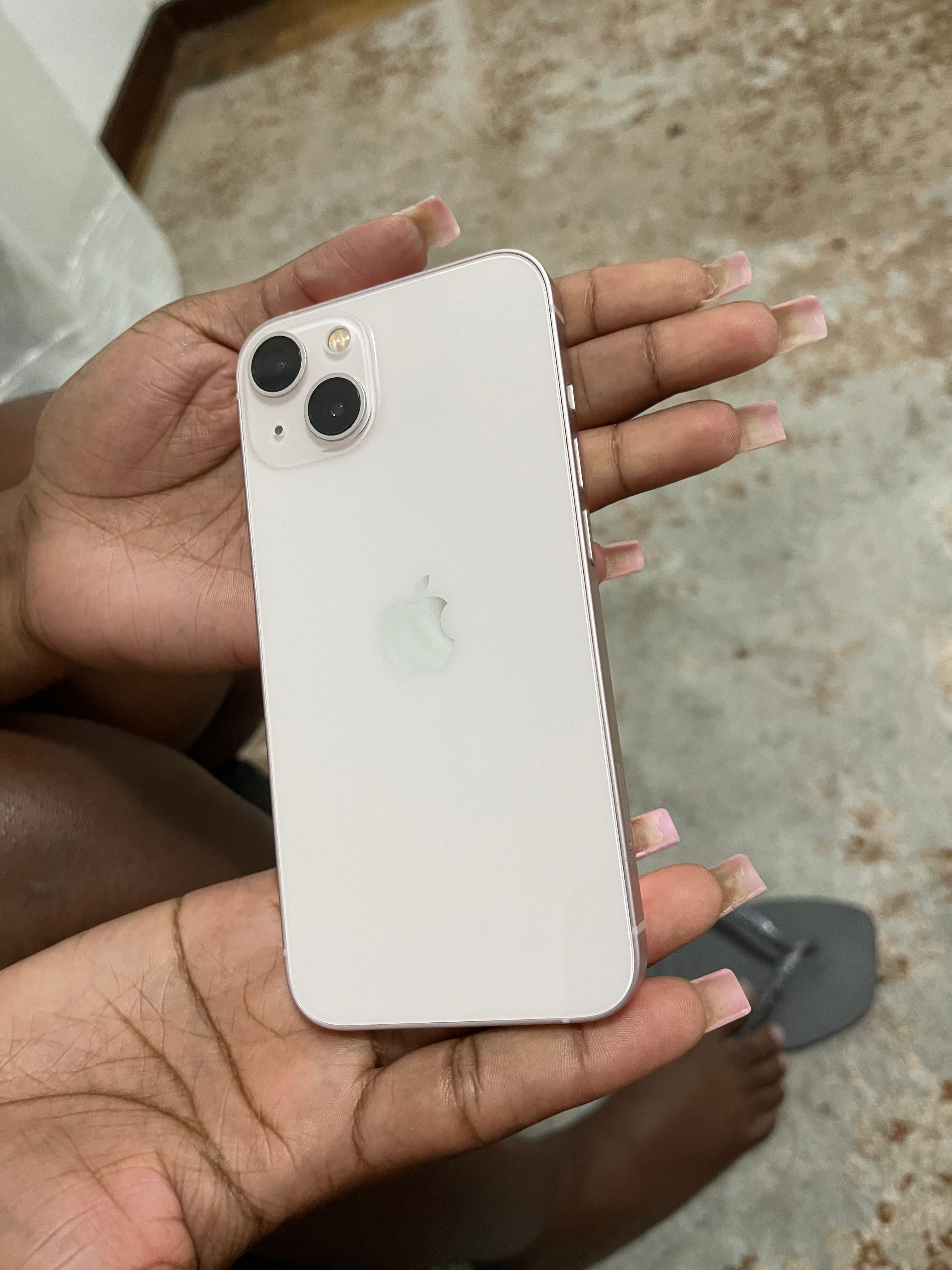 Vendo meu IPhone 13 Rosa