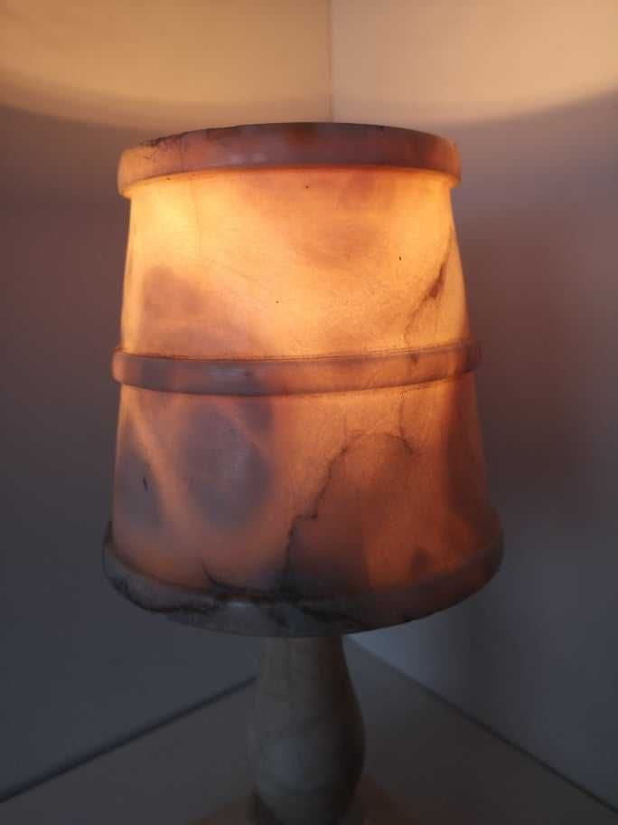 Lampka z alabastru