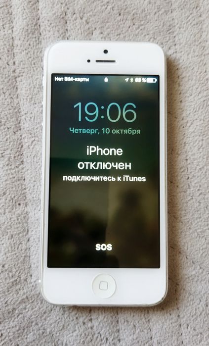 Apple iPhone 5 + Airpods 2 emc 2862 (кейс і лівий навушник)