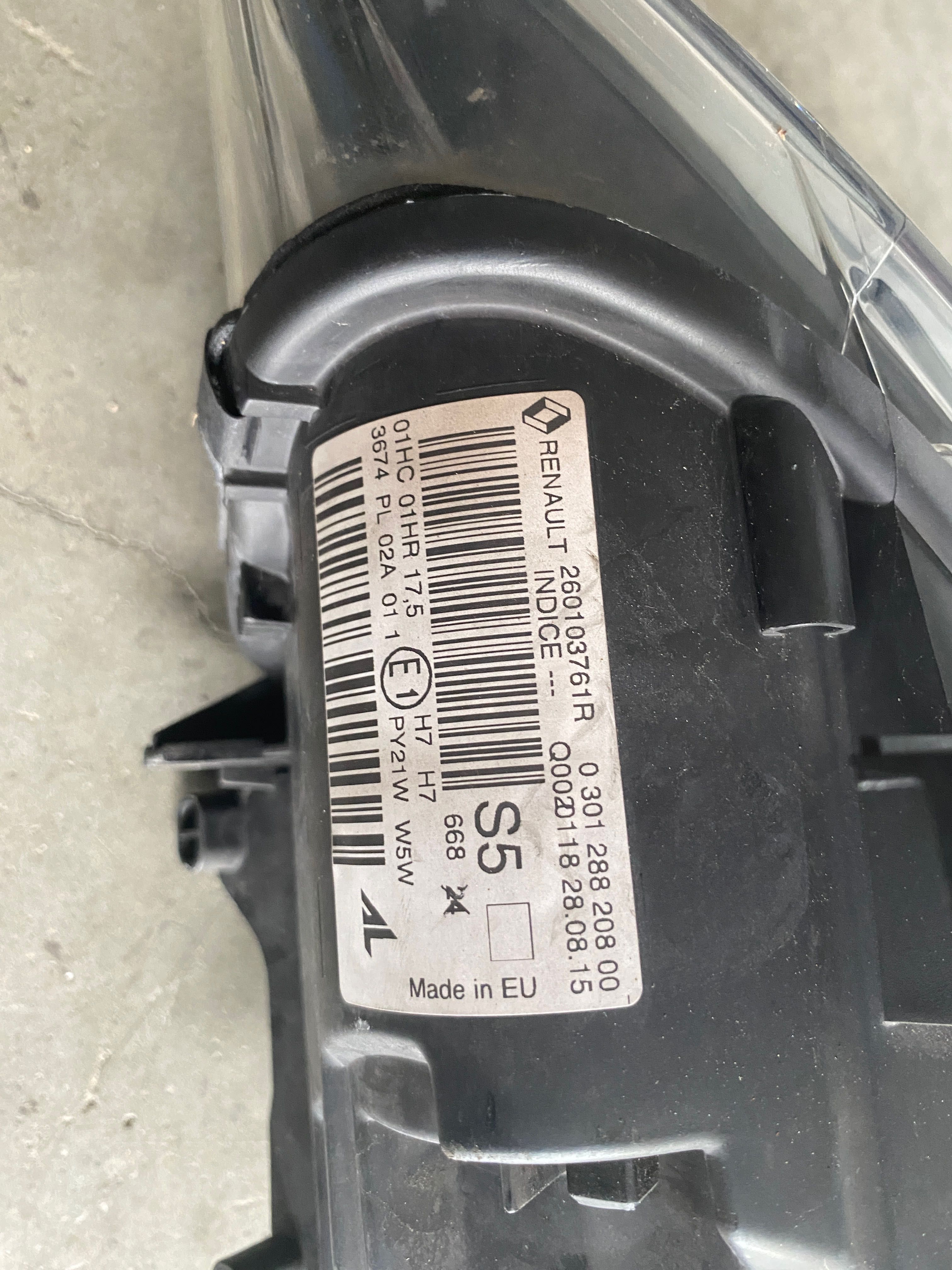 Faróis principais de renault megane
