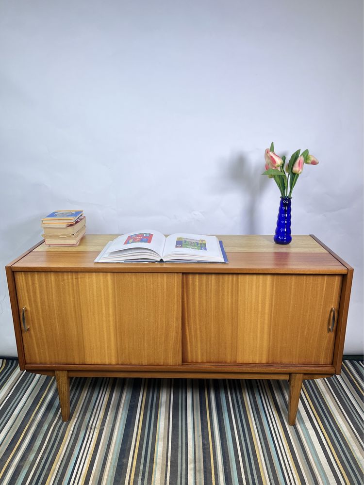 Komoda PRL Violetta typ 1039 Leśniewski sideboard miodowa mat vintage