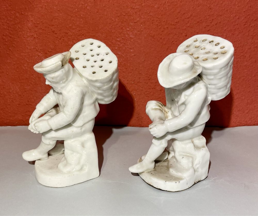 2 Paliteiros “ Homem do Pico” em porcelana da Vista Alegre séc XIX