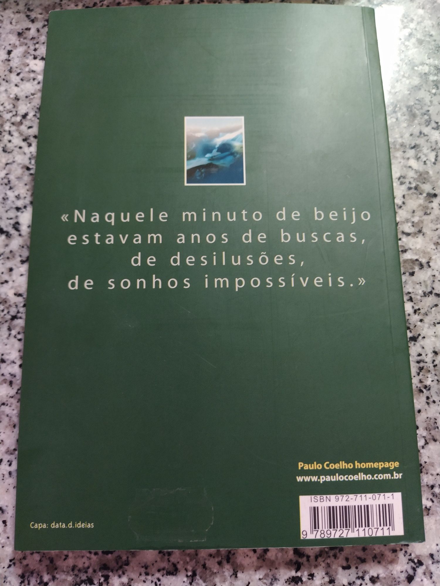 Livro de Paulo Coelho Na Margem do Rio Piedra Eu Sentei e Chorei