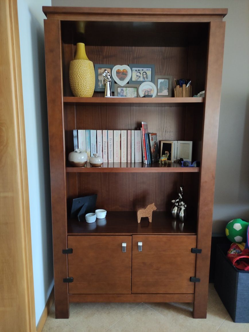 Móveis de Sala (madeira mogno)