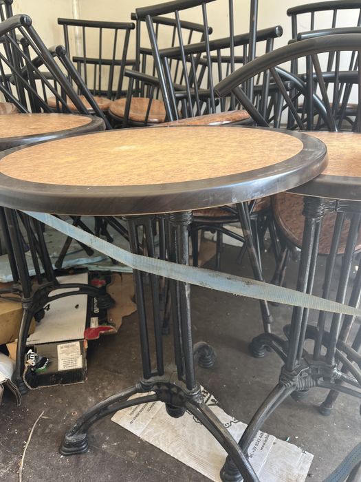 Cadeiras e mesas conjunto de 32 cadeiras + 4 mesas