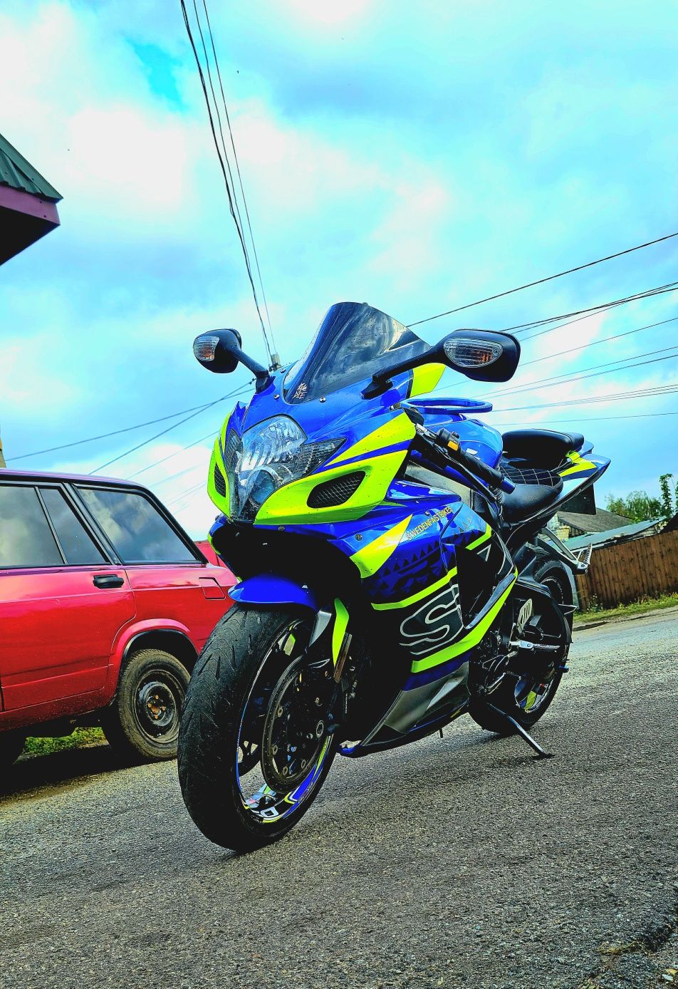 Продам Suzuki GSX-R 750
