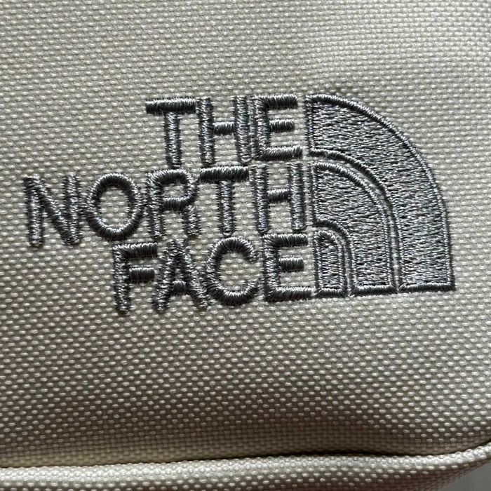 Сумка The North Face у 3-ох кольорах(Чорний, Бежевий, Білий).