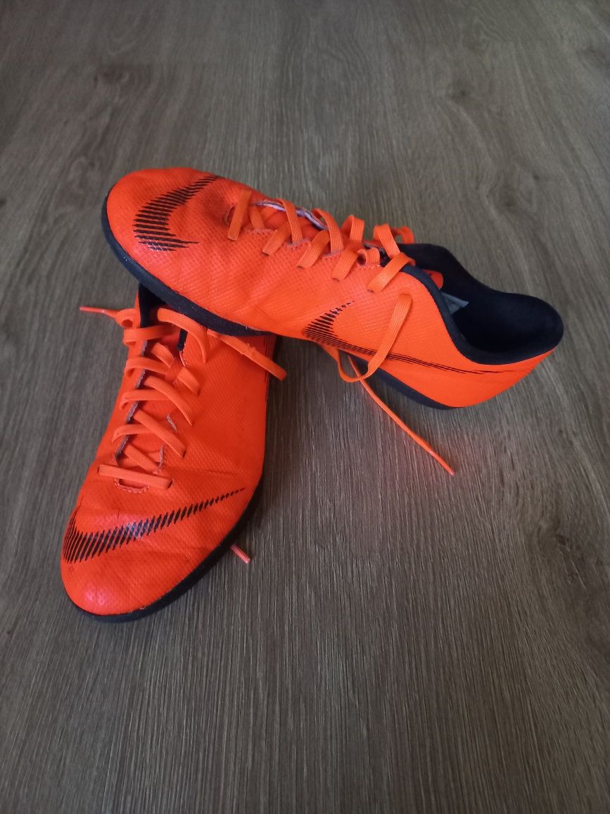 NIKE Mercurial. Rozmiar wkładki: 24cm