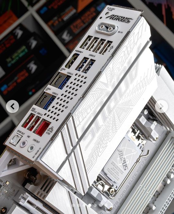 COMBO PODEROSO; AORUS X870-E WiFi Ice +AMD Ryzen 7 7800x3d