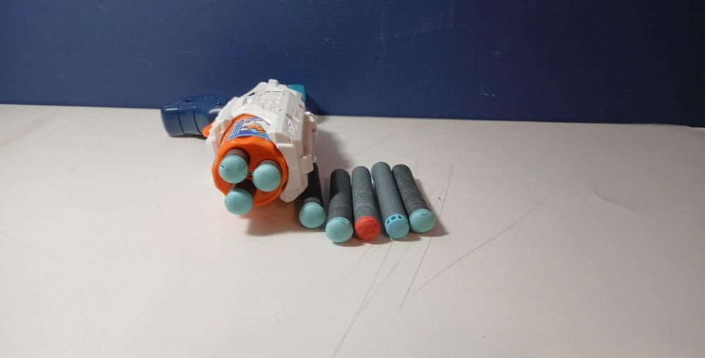 Pistolet xshot z magazynkiem na 3 naboje