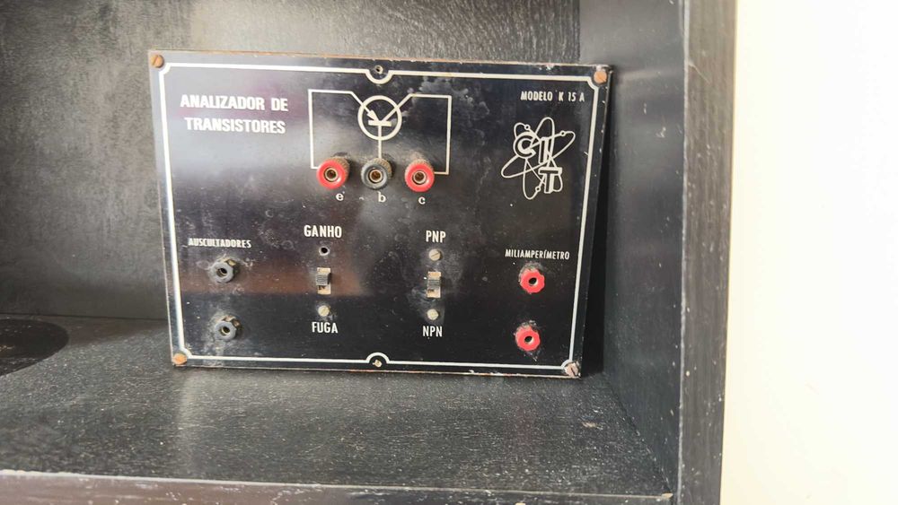 Máquinas de teste eletrónica antigas