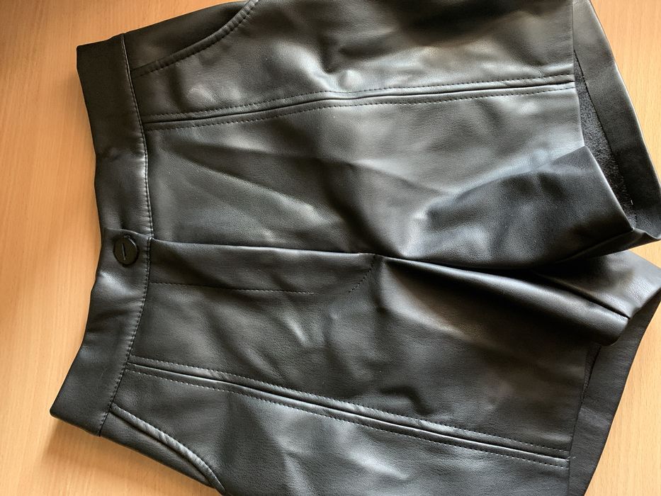 Еко кожа,кожаные шорты