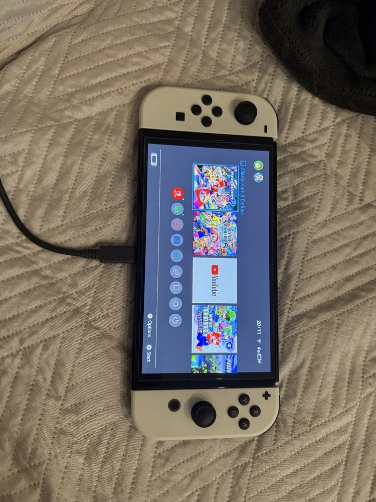 Nintendo Switch OLED + case