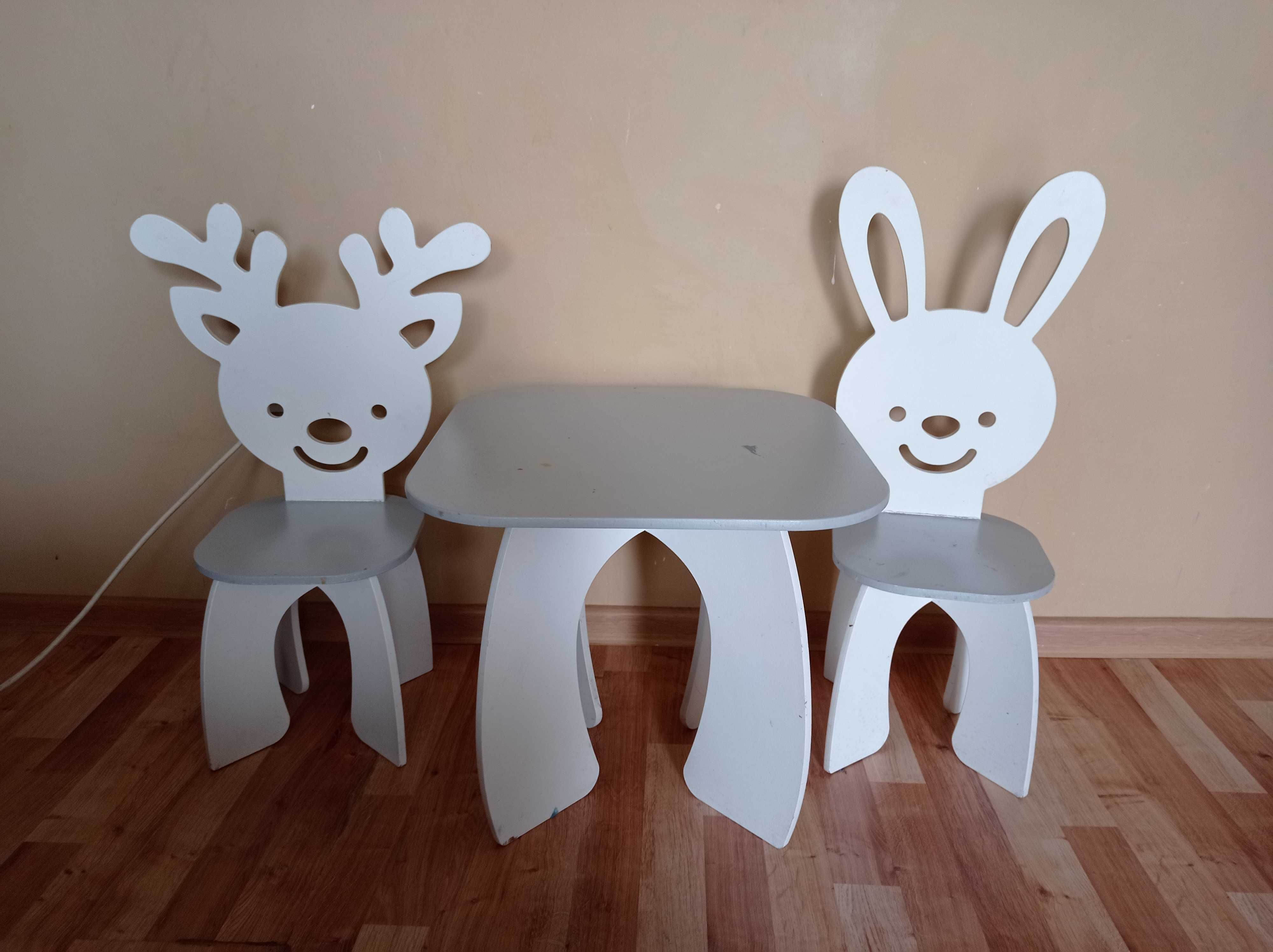 Stolik i krzesełka dla dziecka