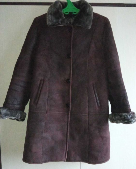 Дублёнка женская натуральная с капюшоном