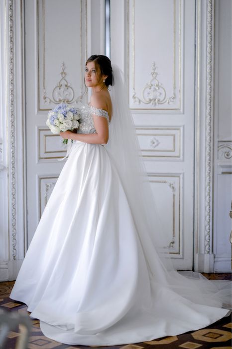 Весільна сукня