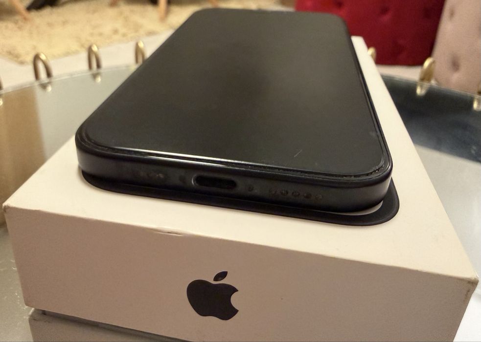 Iphone 15 - 128GB - Preto