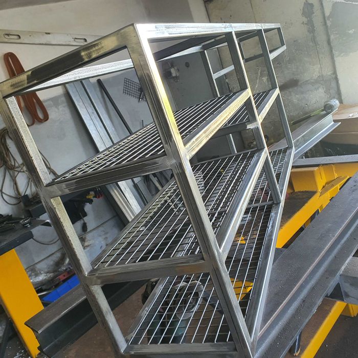 Półka wisząca w stylu loft