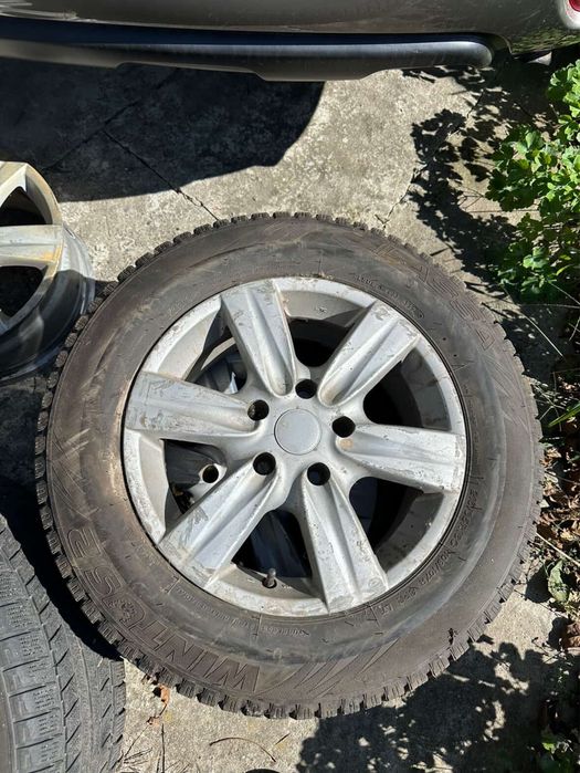 Зимова гума для машини