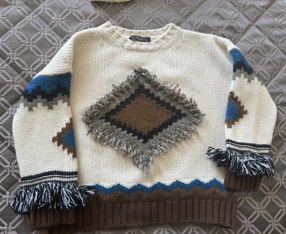 Білий светр WEEKEND MAX MARA , розмір М , рукав 3/4 .