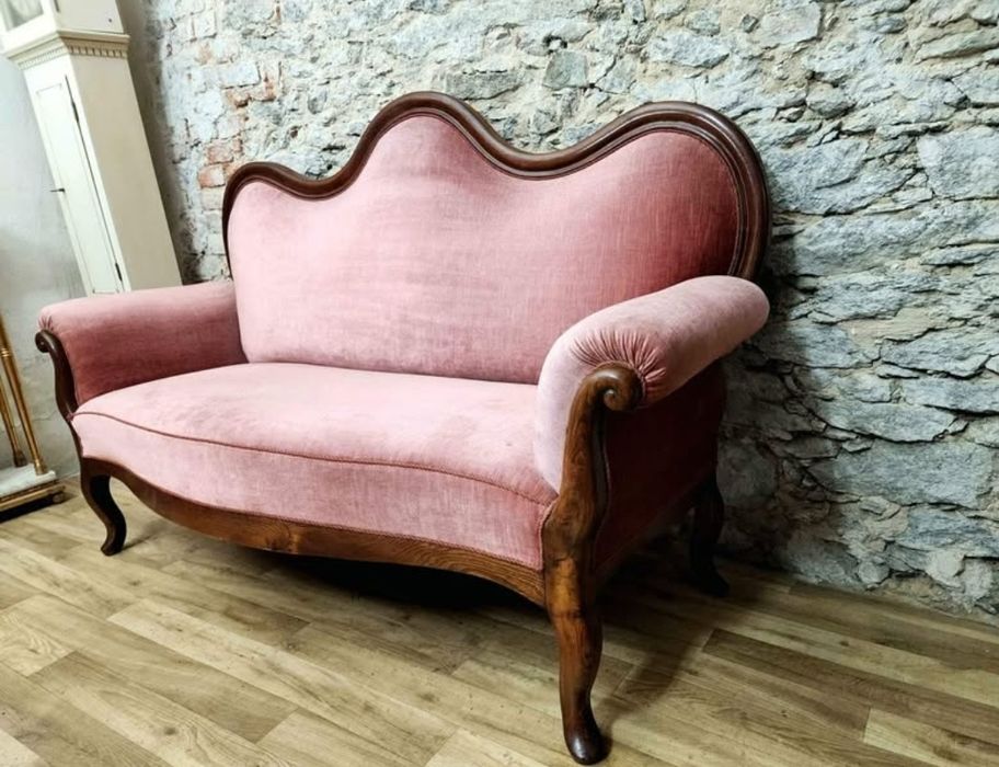 Stylowa sofa w stylu vintage – elegancja i charakter