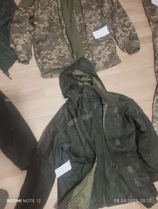 Продам куртки зимові