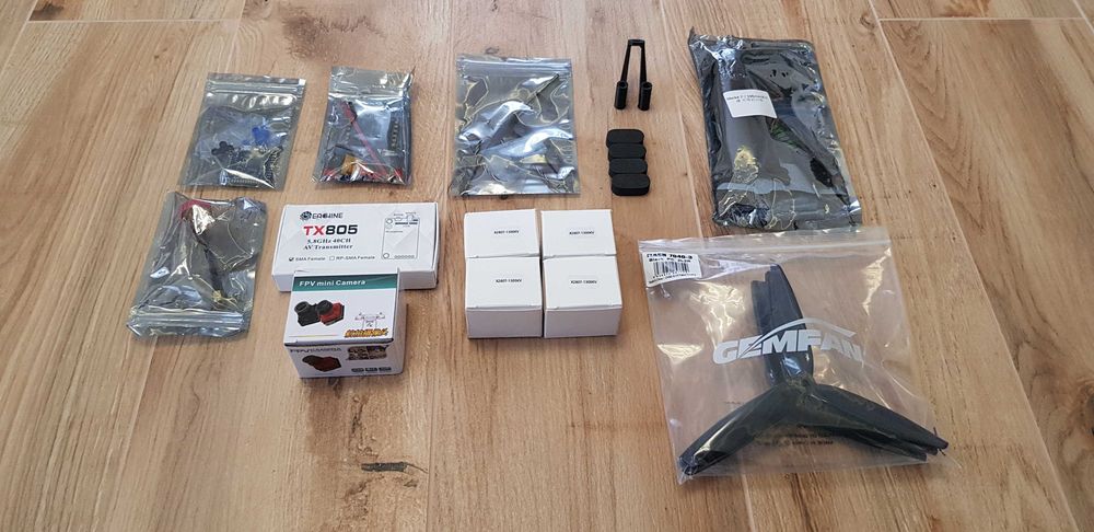 FPV квадрокоптер 7 дюймів - ПК  F405, двигуни 2807-1300kV