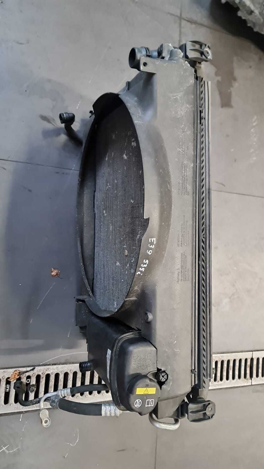 BMW E39 535 M62 Zestaw chłodnic silnika wody płynu obudowa klima