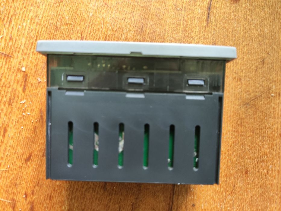 Dixell XR02CX термостат б/у