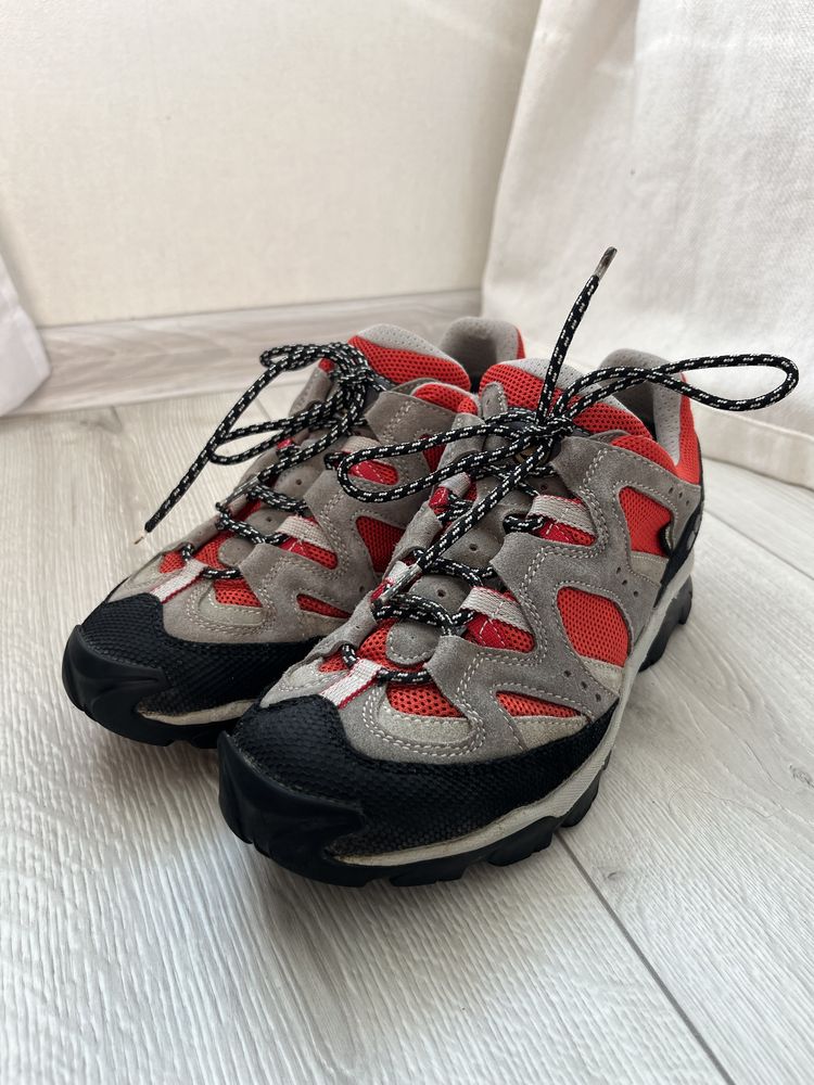 Трекінгові кросівки Scarpa для активного відпочинку