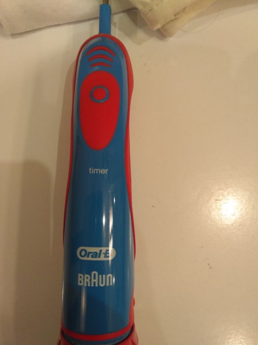 Щетка электрическая Oral - В с таймером.