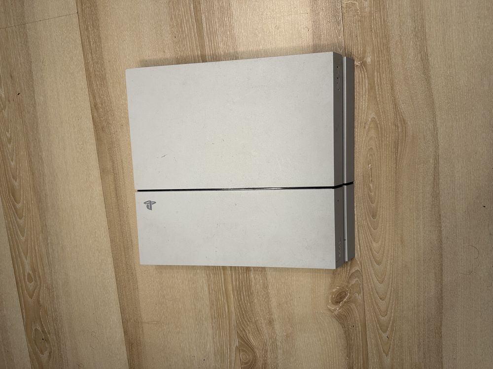 Sony PlayStation 4 біла