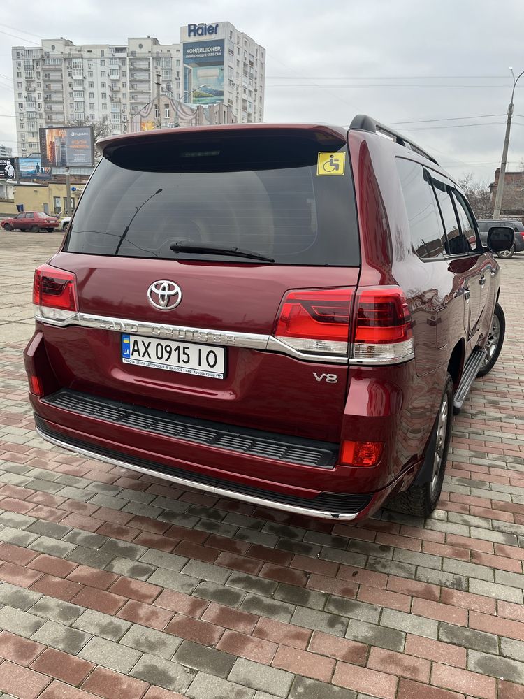 Toyota Land Cruiser 200