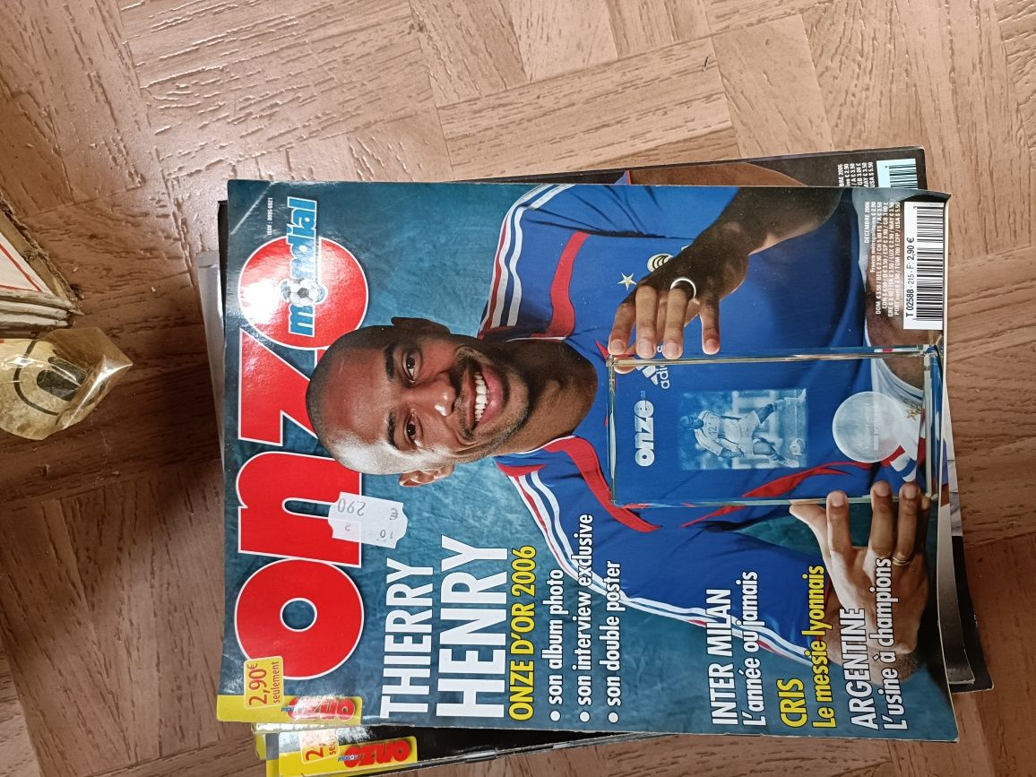 Revista Onze Mondial
Temporada 1989/90/91/92/93
Entrego em mãos local