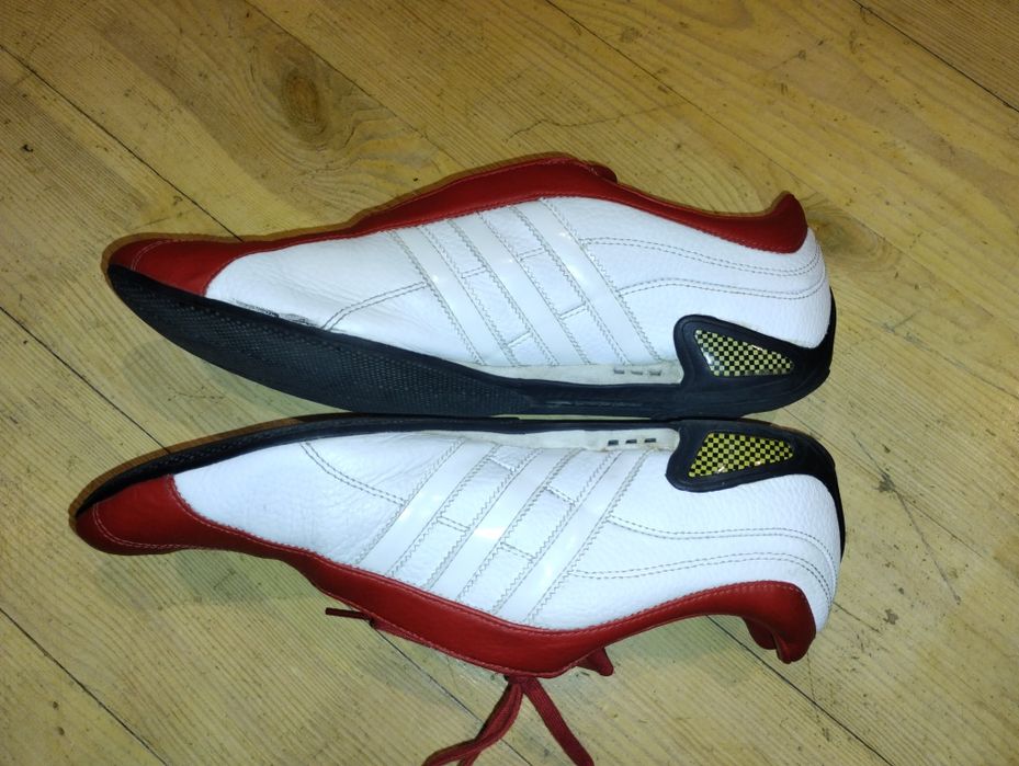 Кросівки Adidas 45 р. Біло-червоні.