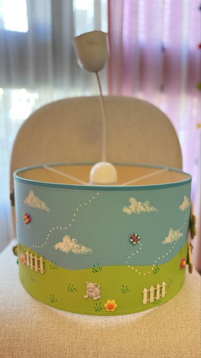 Candeeiro de teto infantil