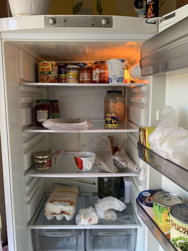 Холодильник Ariston
