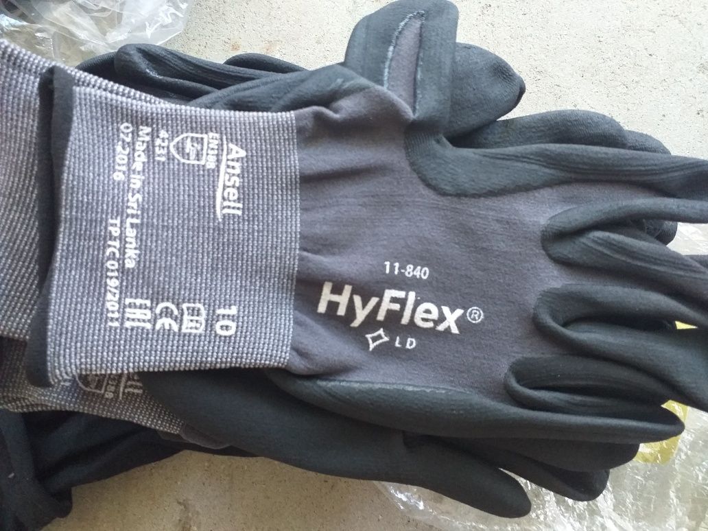 16 pares de luvas anti-corte marca HYFLEX  números 9 e 10
