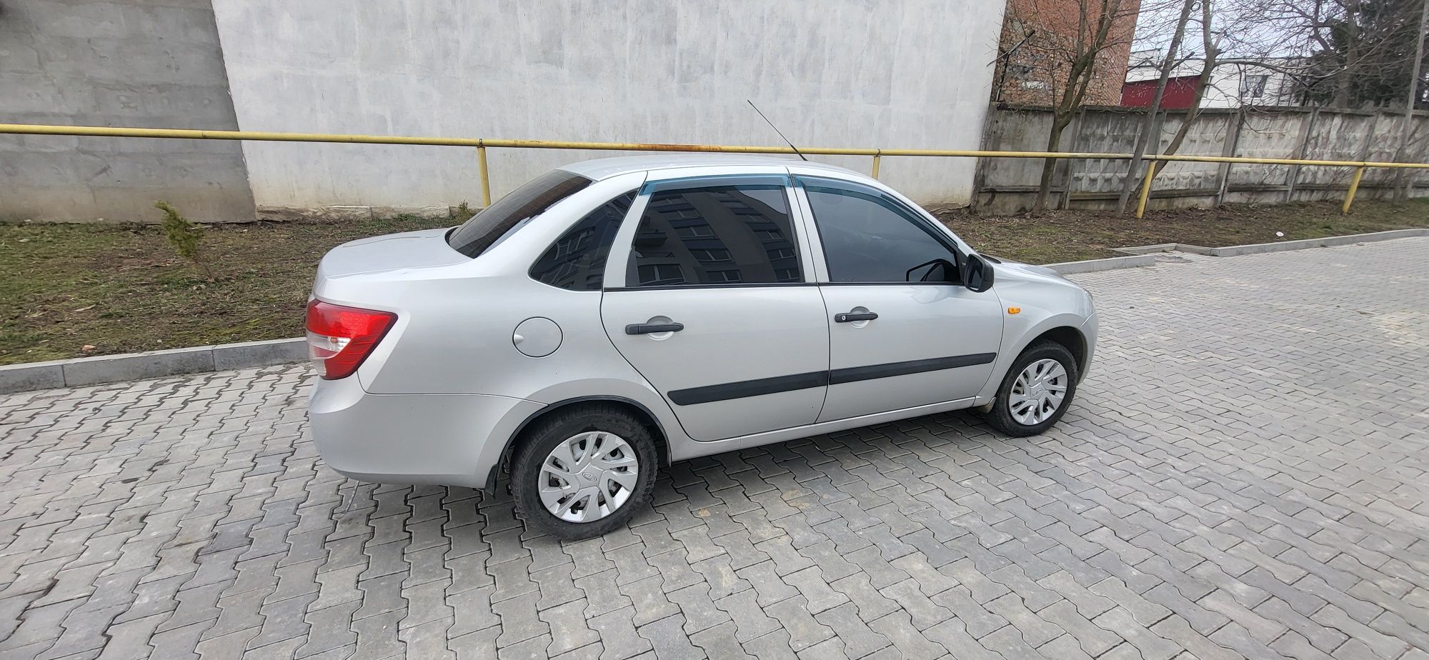 Продам власний автомобіль LADA GRANTA