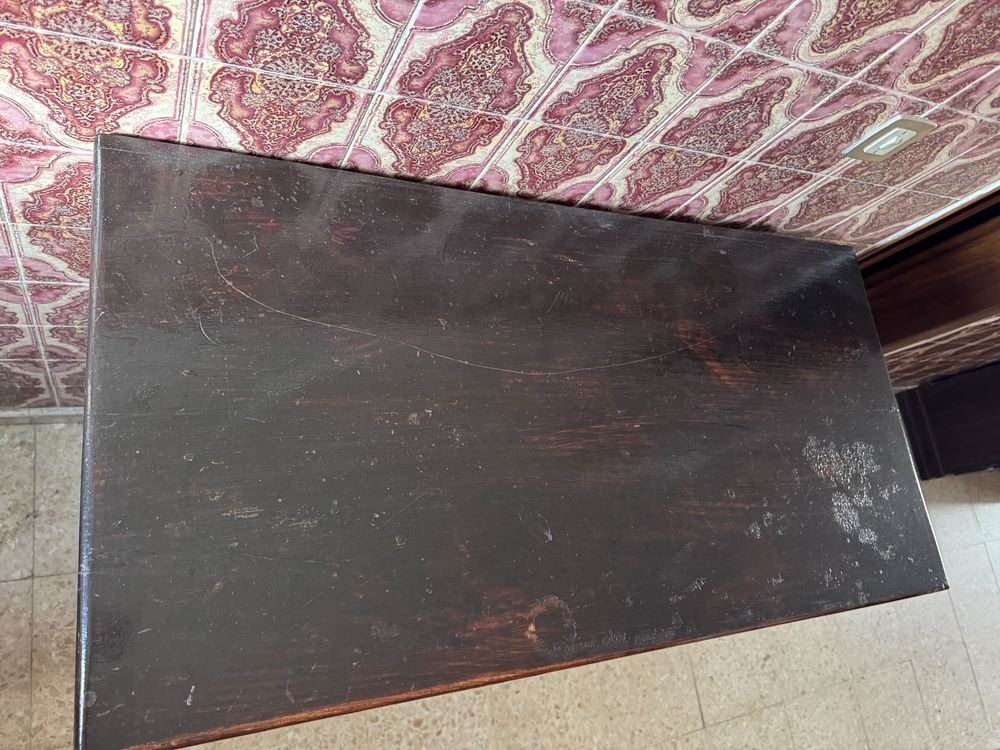 Vendo comoda de madeira antiga e restaurada